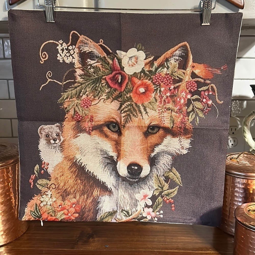 🍁 - Pillow cover. 18 x 18 New! Zips open and closed measurement so approximate